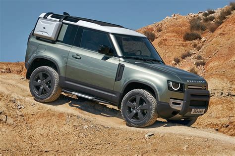 See Why Experts Call the 2022 Land Rover Defender “An Unmitigated ...