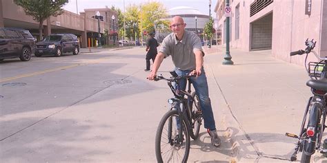 ‘Kindness matters’: Employees buys electric bike for co-worker who ...