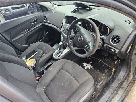 HOLDEN CRUZE JG-JH 03/2009-12/2014 RIGHT GUARD CDX/EQUIPE/Z SERIES W/ INDICATOR - MMM Auto Centre