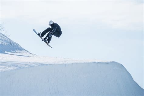 Snowboarding Halfpipe 的图像结果
