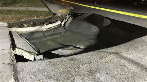 Weather to blame for large sinkhole near 88th and Arthur Place in West ...