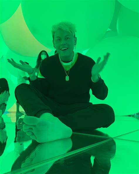 Drew Ryan Scott's feet