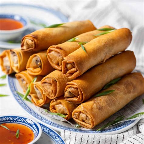 How to Make Spring Rolls: A Crispy and Flavorful Chinese Appetizer ...