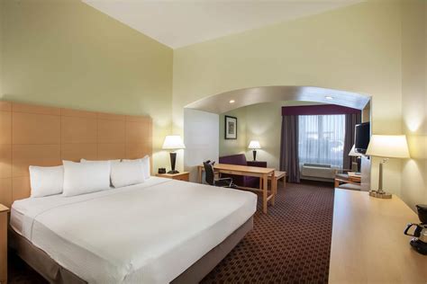 La Quinta Inn & Suites by Wyndham Odessa North | Odessa, TX Hotels