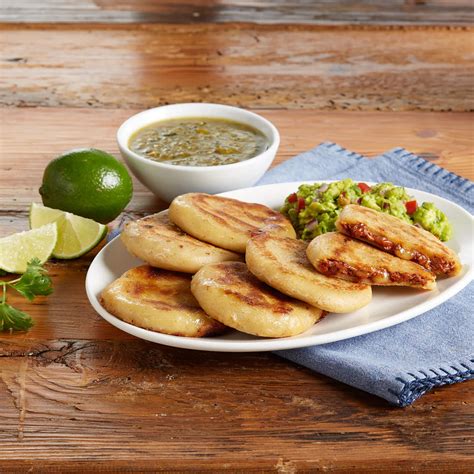 BIRRIA AND CHEESE PUPUSAS – Del Real Foods