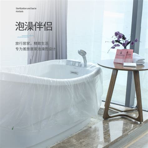 女性使用沐浴球洗澡高清图片下载-正版图片501791630-摄图网