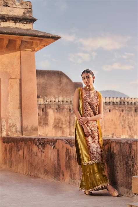 Amrapali: Leaves of the Mango Tree | The Mahal