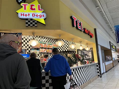 Bridgeport Edition: T&L Hot Dogs - Meadowbrook Mall - Candace Lately