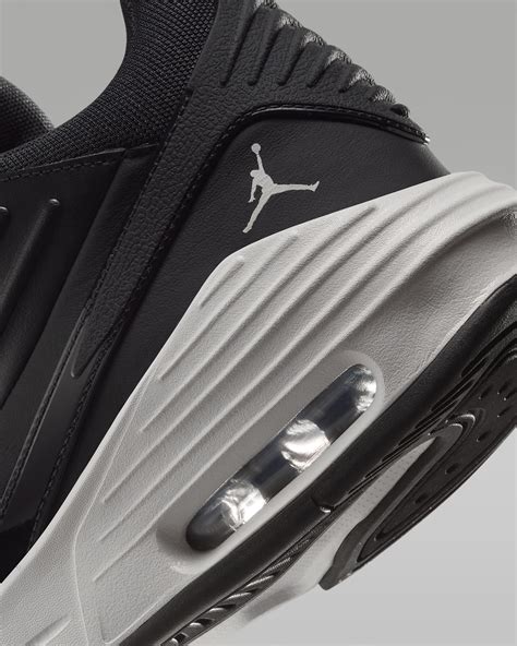 Jordan Max Aura 5 Men's Shoes. Nike PH