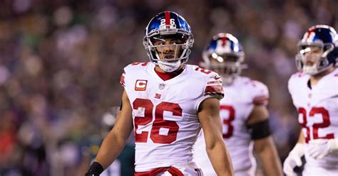 Simulcam: Jeremiyah Love pulls away from Saquon Barkley in 40-yard dash Vector Art Vector Art