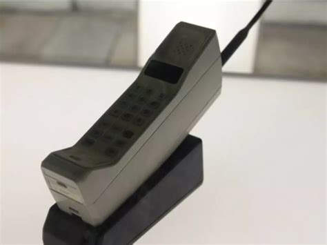 First Ever Mobile Phone 的图像结果