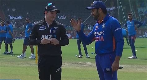 IND vs NZ 2nd ODI: Rohit Sharma suffers brain fade, forgets team ...