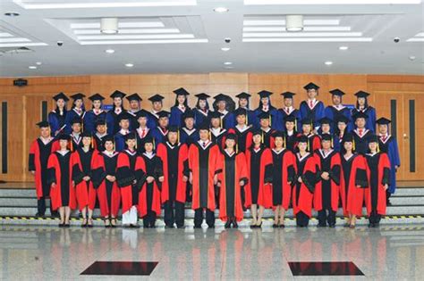 我校隆重举行首届本科生学士学位授予仪式-江西服装学院