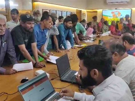 Mega camp started in Savarkundla for operations including Ayushman card ...