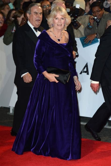 https://static1.purepeople.com/articles/8/10/90/58/%40/963514-camilla-parker-bowles-the-duchess-of-580x0-1.jpg