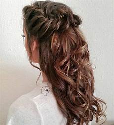 Half Up Half Curly Hairstyles by 31 Half Up Half Hairstyles For Bridesmaids Stayglam Half Up Half Curly Hairstyles