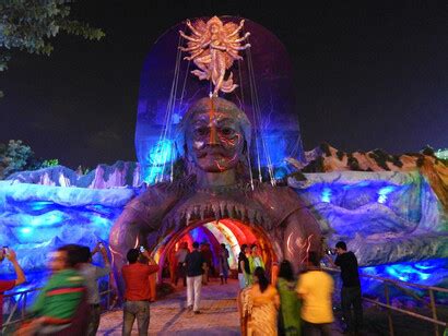 Durga Puja in Kolkata | Meer