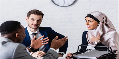 Translator vs Interpreter : The Difference You Should Know!