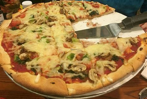 Carriage Court Pizza - Crown Point Indiana Restaurant - HappyCow
