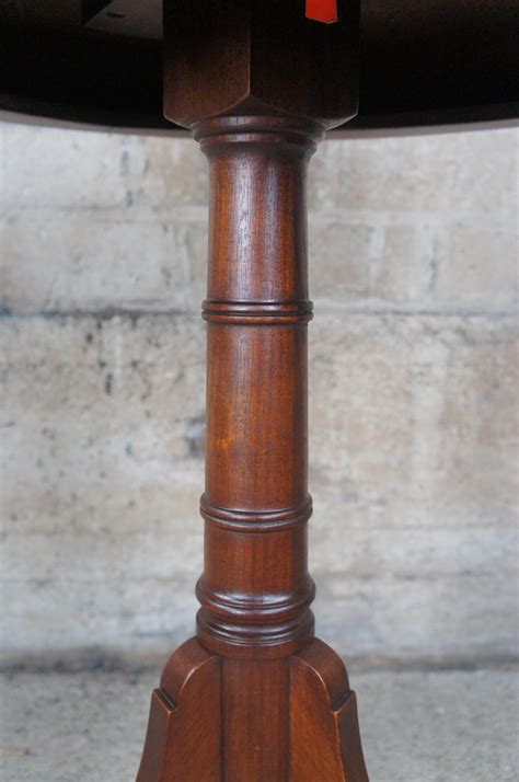 2 Vintage Mid Century Duncan Phyfe Style Mahogany Pedestal Side Accent Tables at 1stDibs