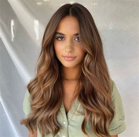 Tinte golden brown: la tendencia de cabello para ILUMINAR las pieles ...