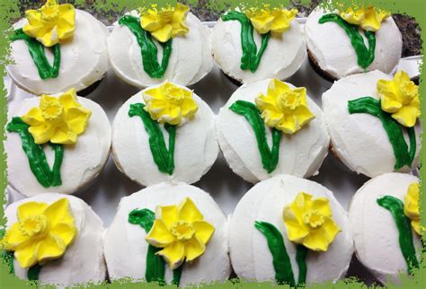 Lemon cupcakes with lemon curd cream cheese filling frosted with lemon ...