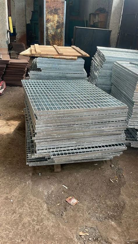 GI Grating - Stair Tread GI Grating Manufacturer from Pune