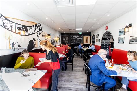 Toronto restaurants are forcing customers to tip and people have thoughts