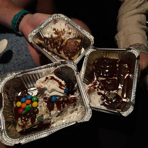 PIECE OF CAKE DESSERT TRUCK PALM BEACH PLAZA ARUBA, Noord - Restaurant ...
