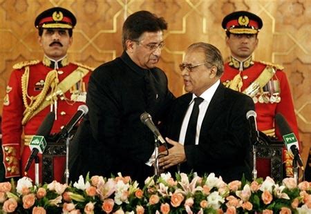 穆沙拉夫正式宣布就任巴基斯坦新一届总统-搜狐新闻