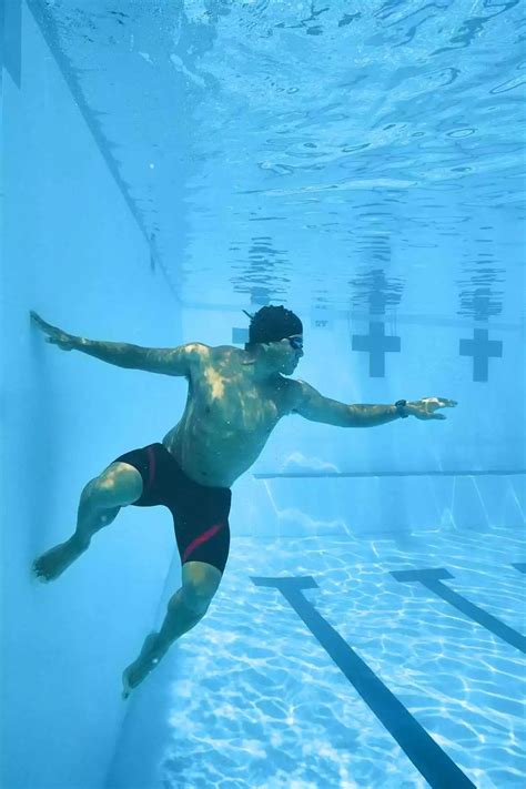 想要在水下实时查看心率嘛？_游泳