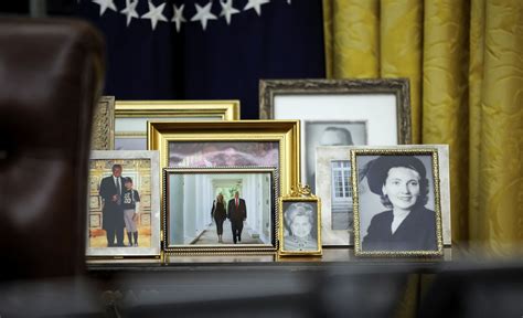 President Trump Oval Office 的图像结果