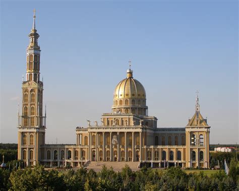 7 Biggest Churches in the World