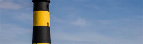 Download wallpaper coast, lighthouse, Ireland, Bumble Bee Lighthouse ...