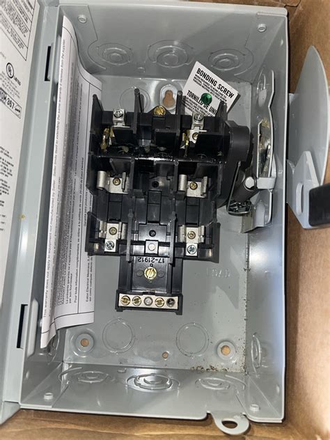 Eaton DG221NGB, 30 Amp, 240 Volt, 1PH 3W, Fusible (NS) Disconnect NEWB – Energy Power Systems LLC