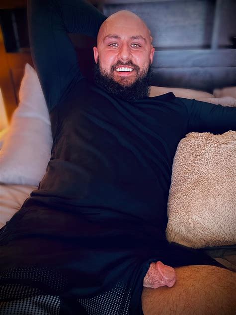 Swipe to tear my clothes off : r/ladybonersgw