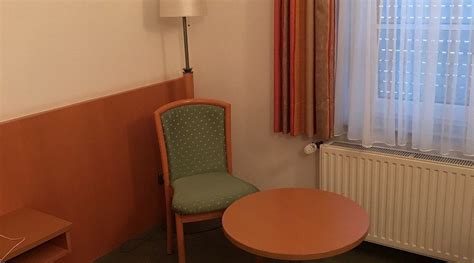 BITBURGER HOF (Bitburg) - Inn Reviews, Photos, Rate Comparison ...