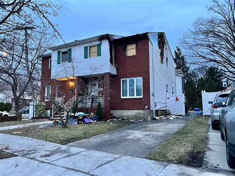 FDNY extinguishes late-night fire in Staten Island’s Eltingville ...