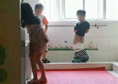 幼儿园男女孩子同厕，这真的好吗？_性别
