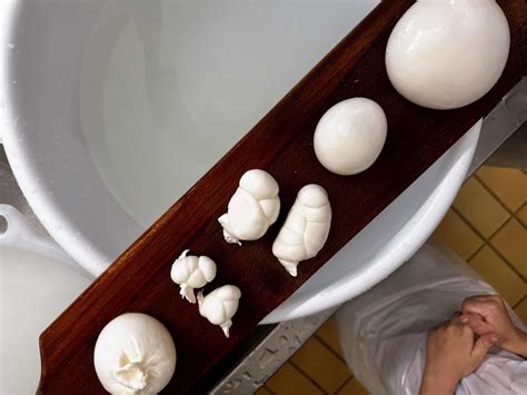 How Do Italians Eat Pizza? - Answers From A Large Italian Family ...