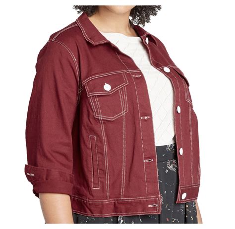 The Best Plus-Size Travel Clothes to Flatter Any Body