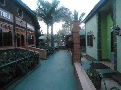 COUNTRY LAKE RESORT - GARUGA (Entebbe) - Lodge Reviews, Photos, Rate ...
