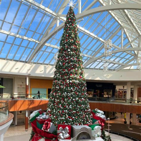 Santa’s Elevator Express - Natick Mall Holiday Experience - Studio Artefact