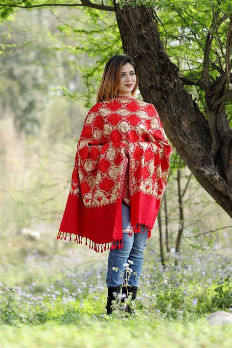 Amazing red/maroon colour stole with graceful dense jaal pattern