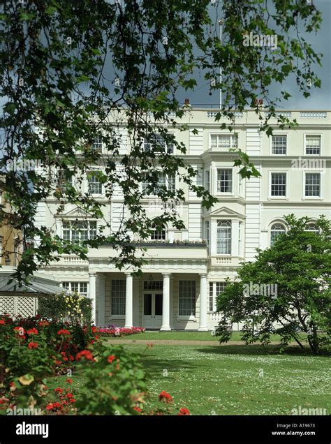 Clarence House London High Resolution Stock Photography and Images - Alamy