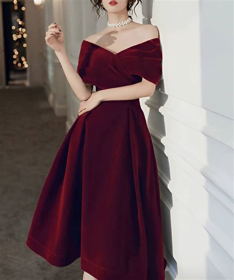 20 Stunning Outfit Ideas To Rock Your Red Dress