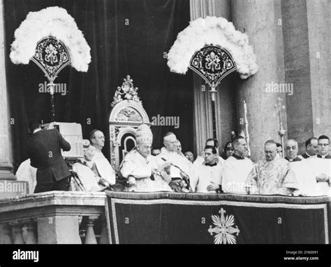 POPE JOHN XXII - RELIGION VATICAN CITY CROWDS EASTER SERVICE 3 APRIL ...