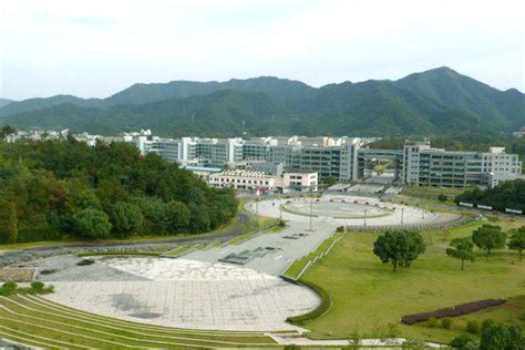 浙江科技学院总共有几个校区(各专业新生在哪个校区)