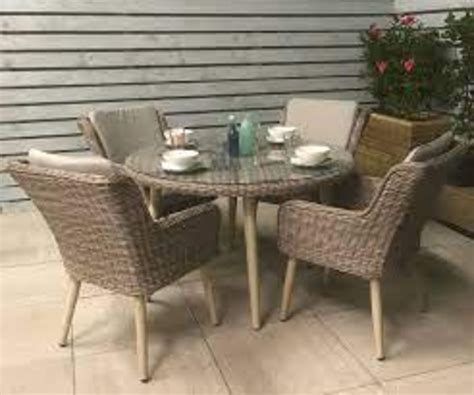 BRAND NEW Signature Weave Danielle 4 Chair Round Table Garden Dining ...