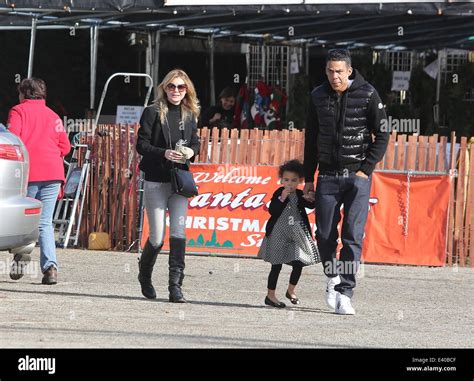 Ellen Pompeo and husband Chris Ivery take daughter Stella shopping for ...